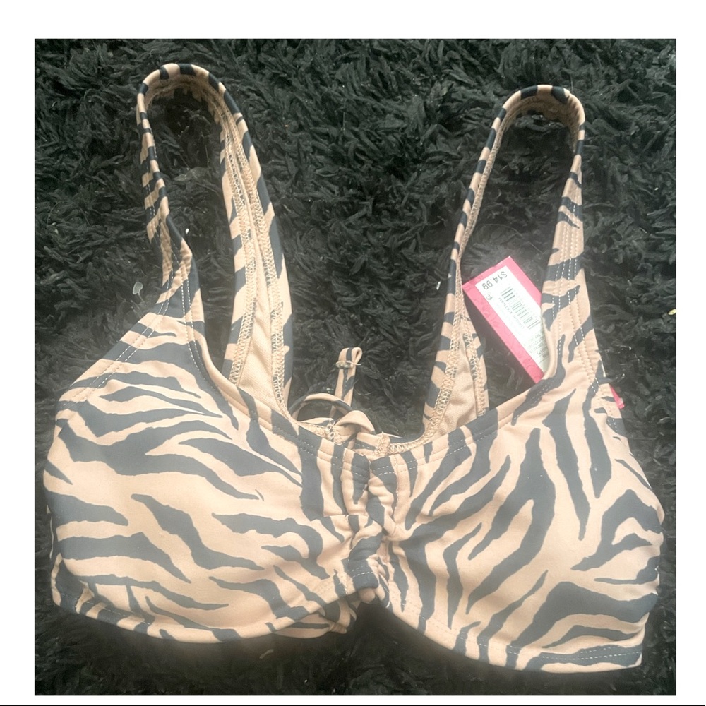 Girls bikini top me with tags